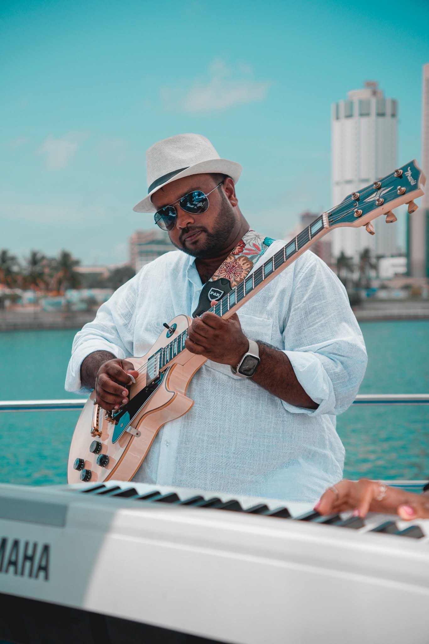 Shenuka - Guitar